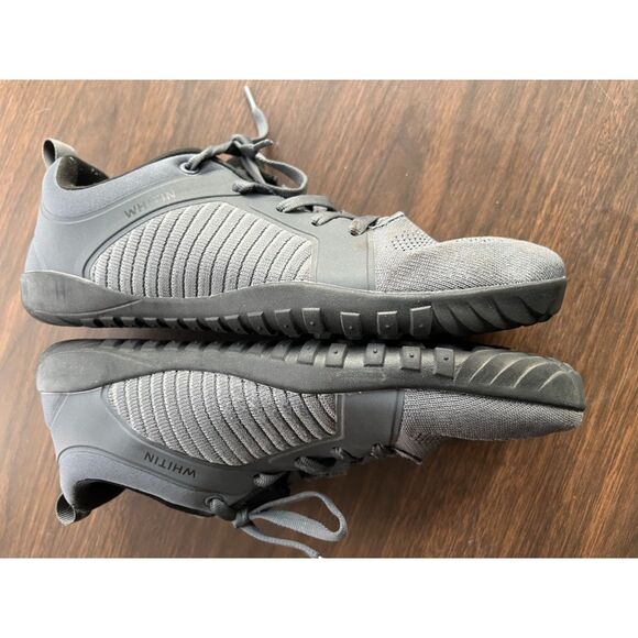 Whitin barefoot trial-running shoes in light grey. Size 42. main image 9